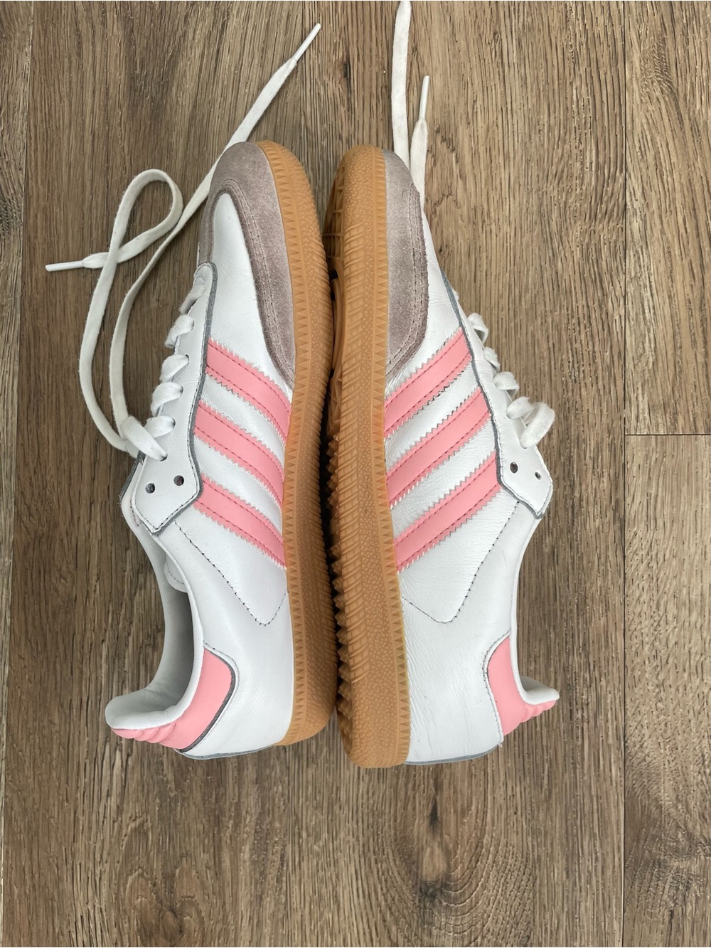 Women Size 6 adidas Samba OG
White Light Pink Gum Shoes 4.5Y - Picture 3 of 9